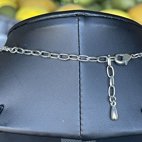 2” Abalone Shell Pendant Necklace Silver Tone 22” Chain with Rhinestone Accent - Picture 4 of 4